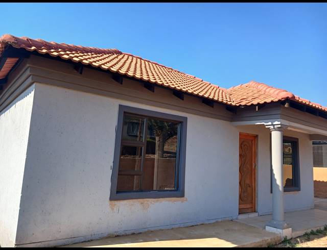 2 BEDROOM HOUSE FOR SALE IN MABOPANE  UNIT S
